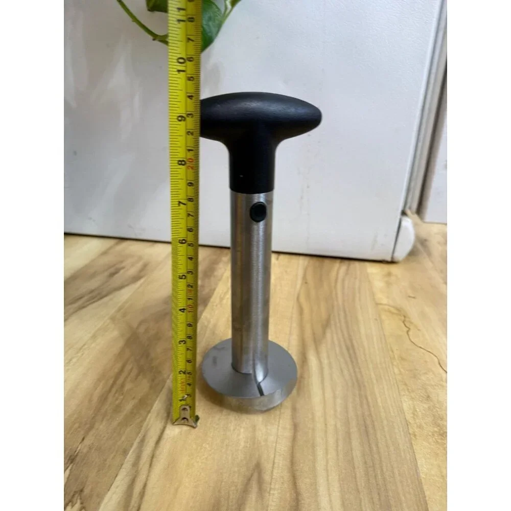 Pineapple corer